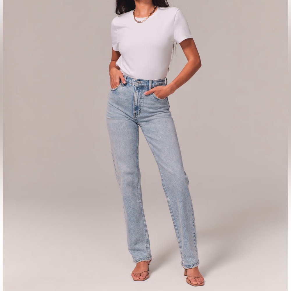 Abercrombie & Fitch Ultra High Rise 90s Straight Jean